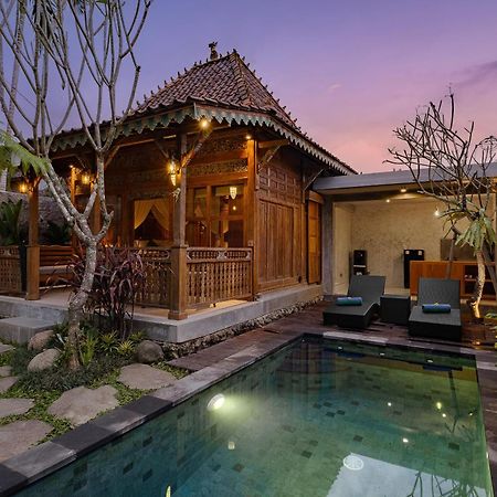 Uddhara Ubud Villa Exterior photo