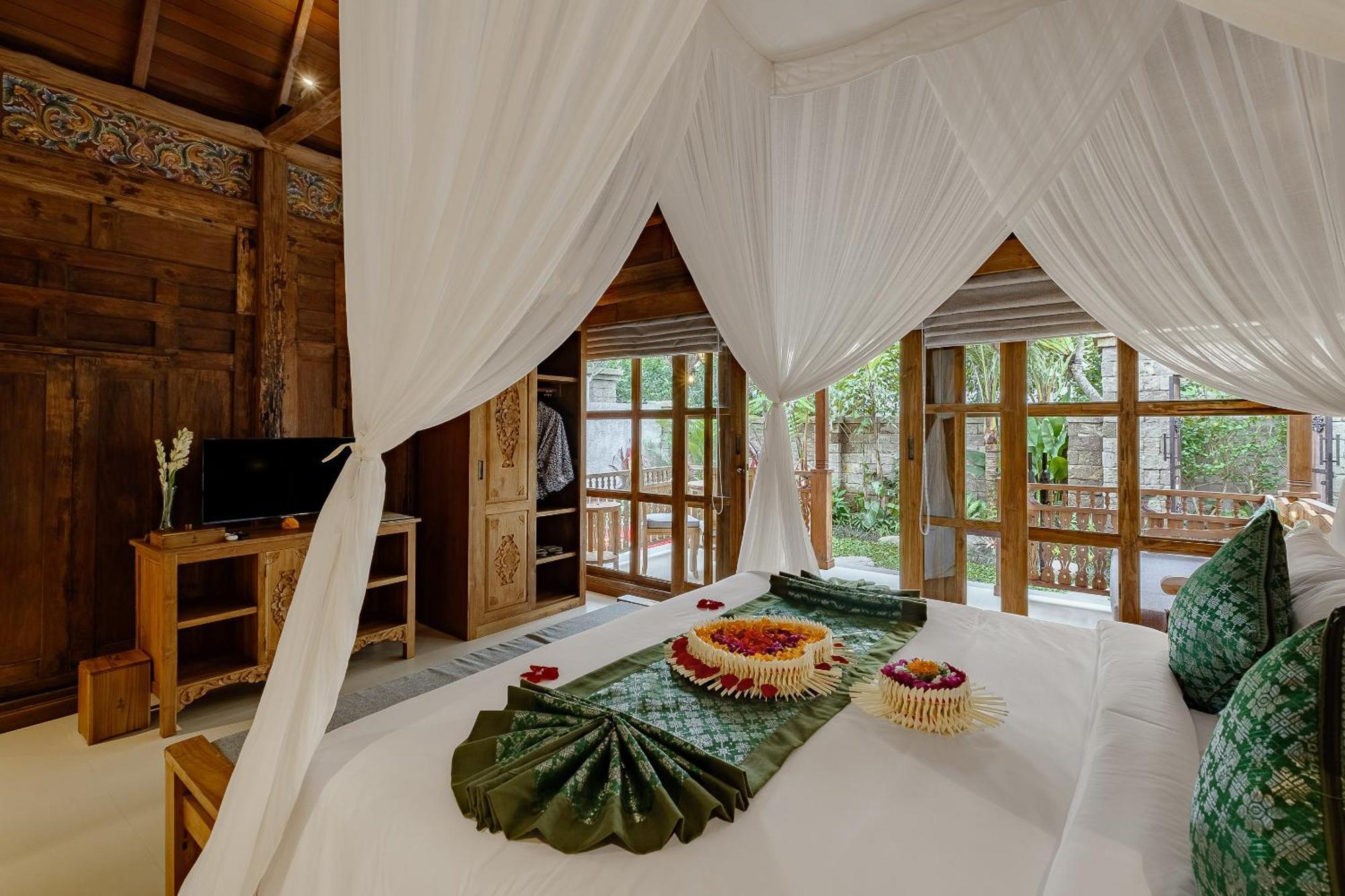 Uddhara Ubud Villa Exterior photo