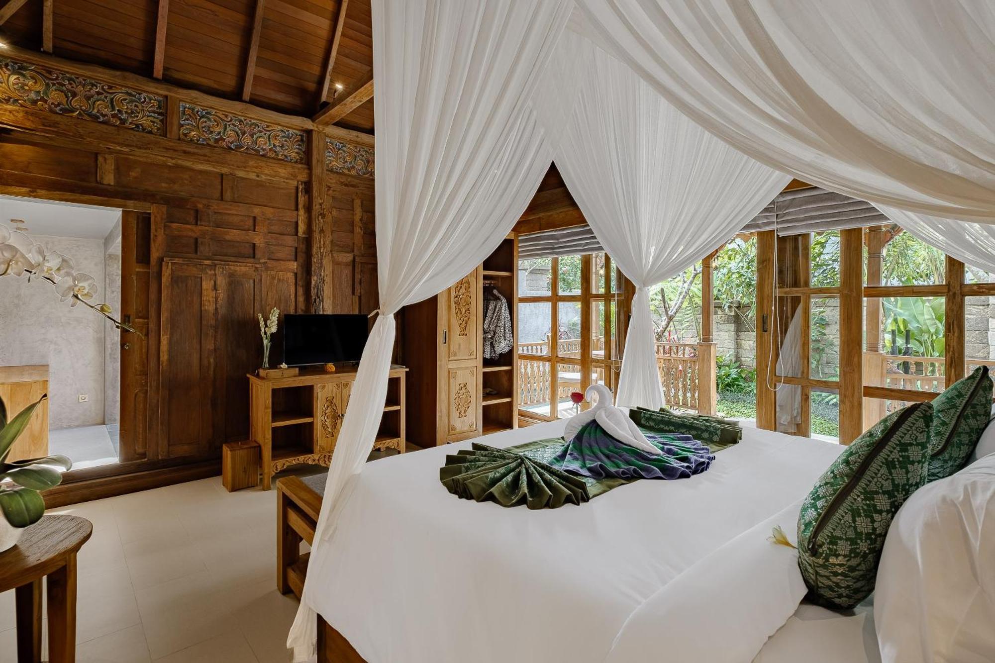 Uddhara Ubud Villa Exterior photo